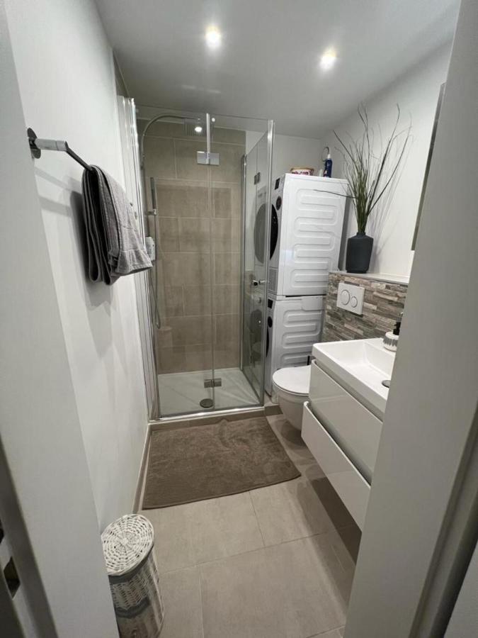 Stylish 1-Bedroom Condo Close To Exhibition Square Basel Exterior photo