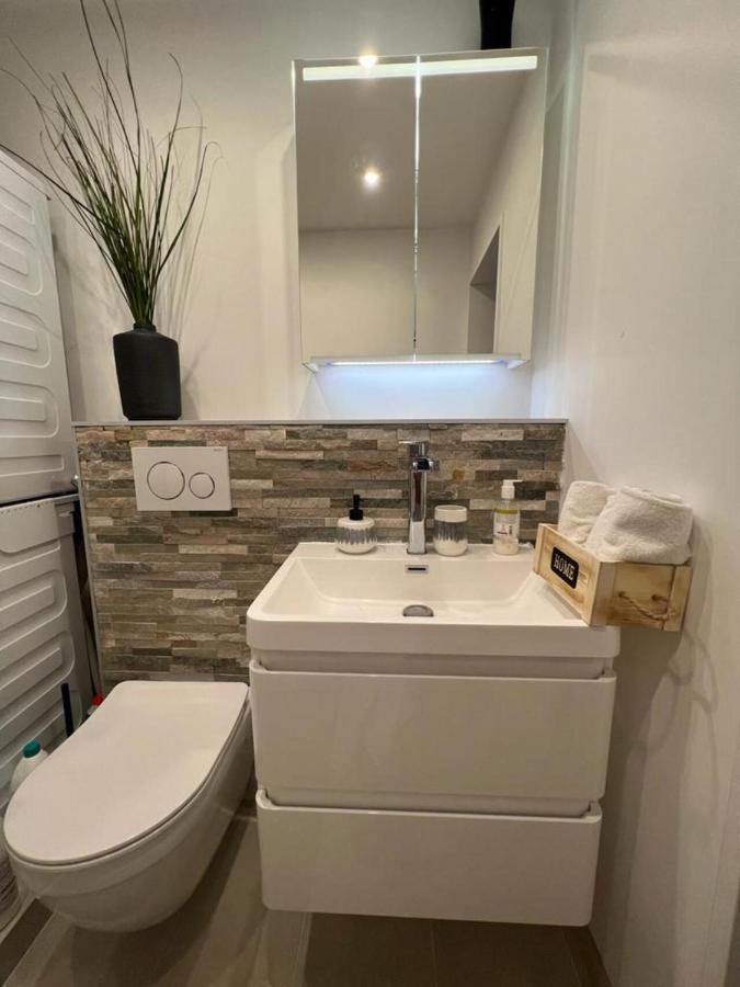 Stylish 1-Bedroom Condo Close To Exhibition Square Basel Exterior photo