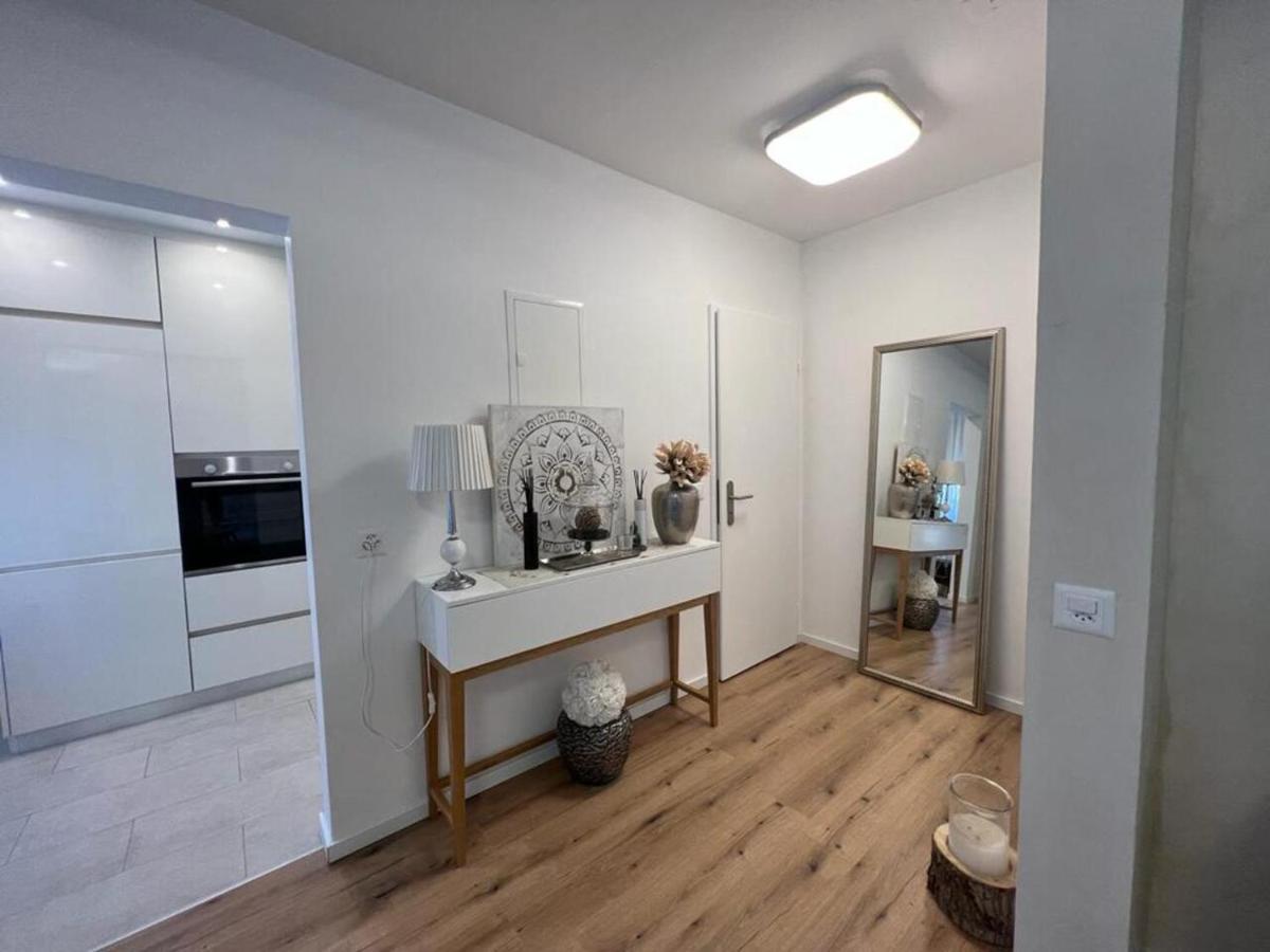 Stylish 1-Bedroom Condo Close To Exhibition Square Basel Exterior photo