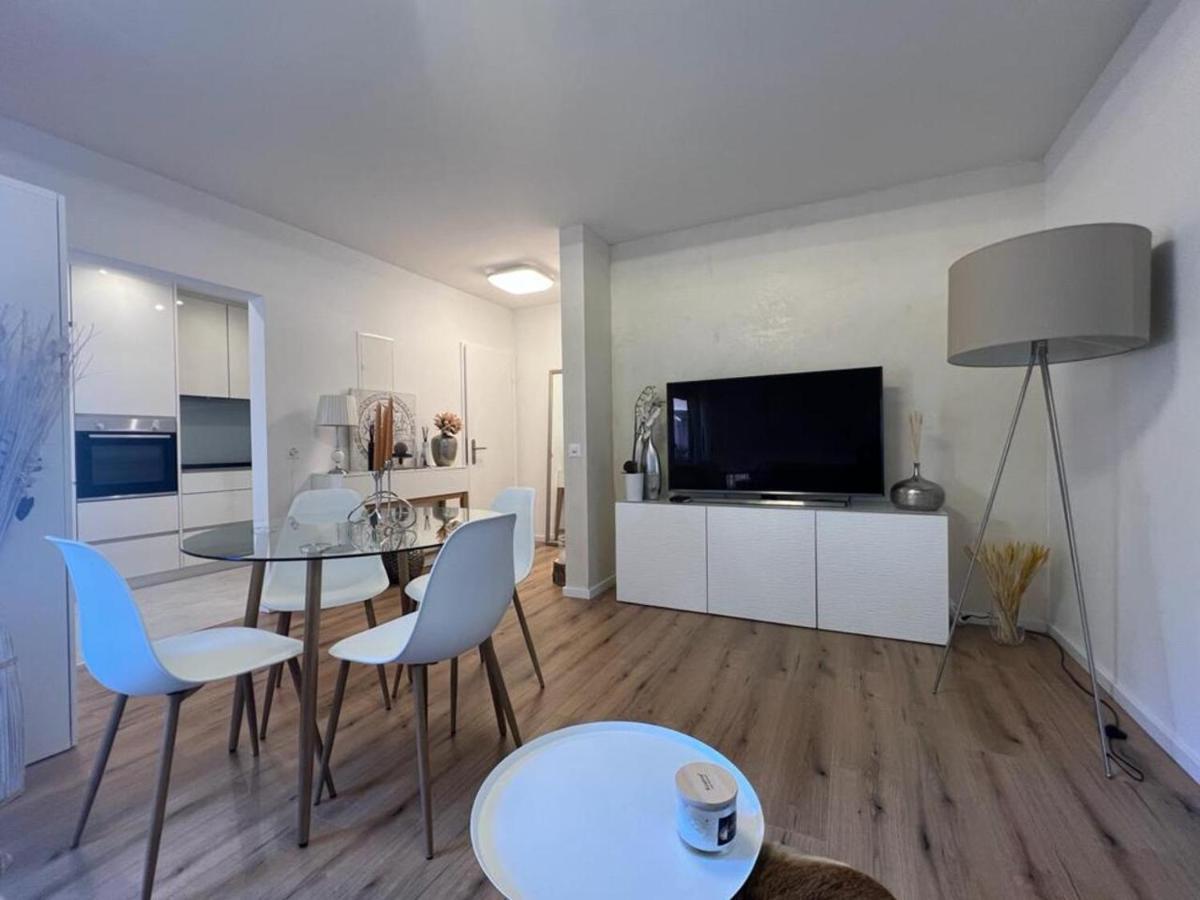 Stylish 1-Bedroom Condo Close To Exhibition Square Basel Exterior photo