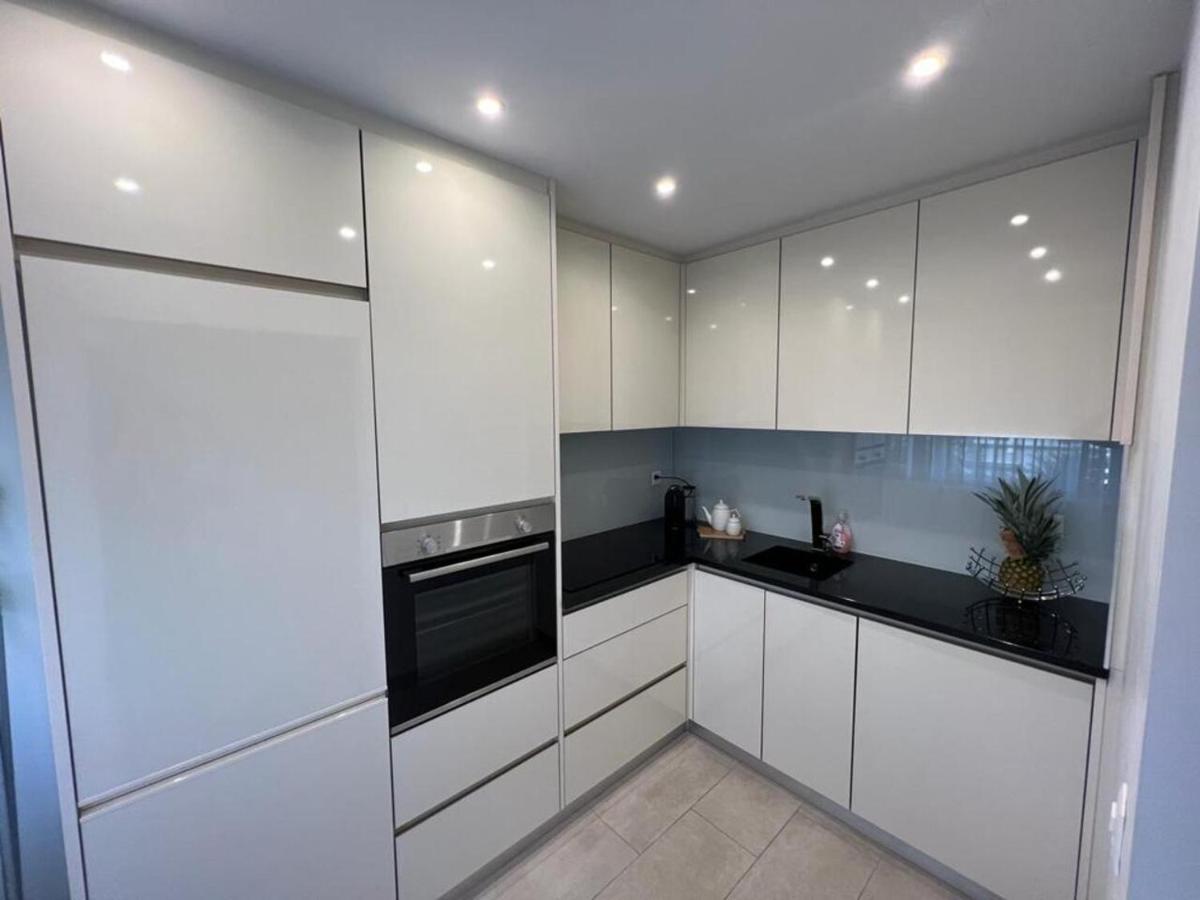 Stylish 1-Bedroom Condo Close To Exhibition Square Basel Exterior photo
